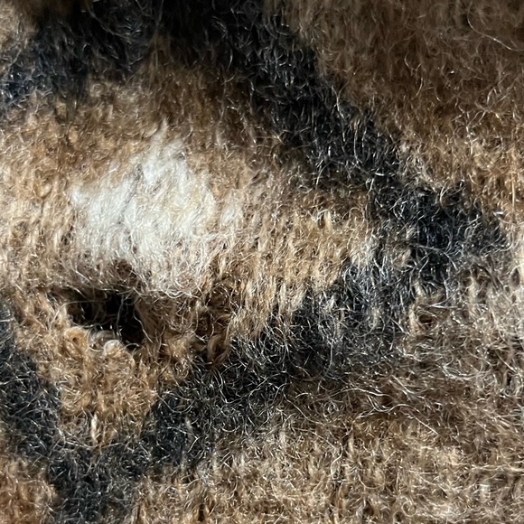 Beautiful pattern wool sweater - Picture 5 of 9